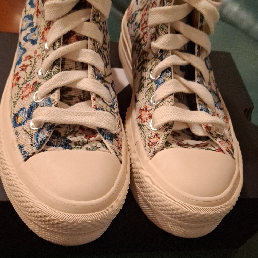 Converse Multicolor Knit Floral Tapestry Lift High-Tops - Picture 4 of 13